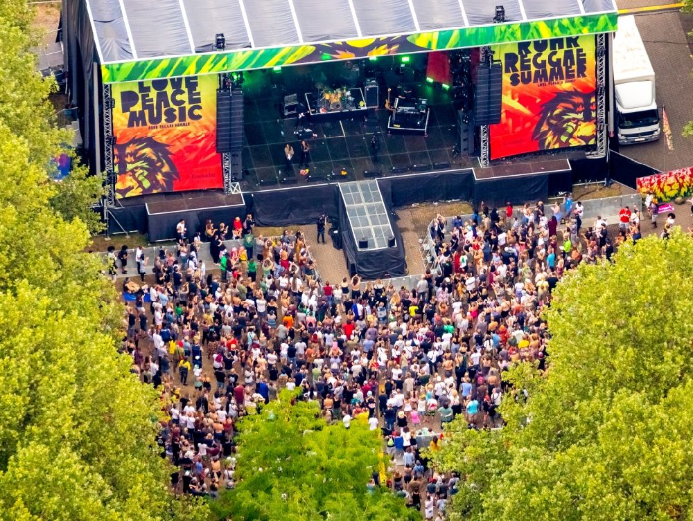 Oberhausen from the bird's eye view: Music concert on the outdoor stage zum Ruhr-Reggae-Summer Festival in Oberhausen in the state North Rhine-Westphalia, Germany