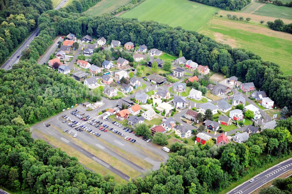 Aerial image Bad Vilbel - Musterhaus-Siedlung am Seckbacher Busch in Bad Vilbel in Hessen. Model home settlement in Bad Vilbel in Hesse.