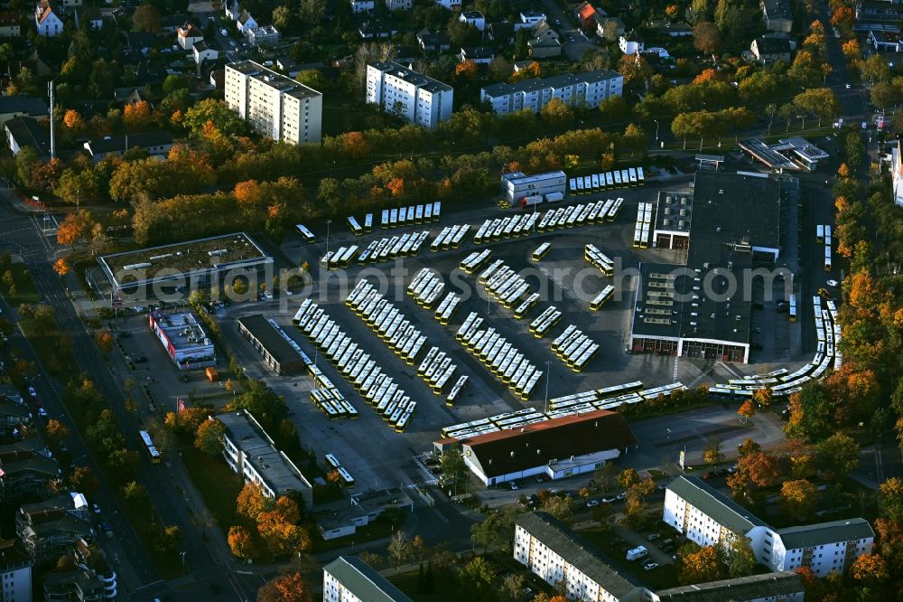 Aerial image Berlin - Depot of the Municipal Transport Company BVG Betriebshof Spandau Am Omnibushof in the district Wilhelmstadt in Berlin, Germany
