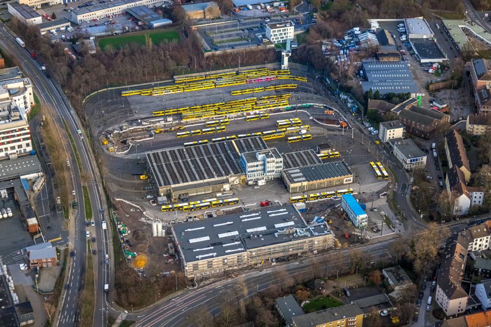Aerial image Essen - Local traffic and tram depot of the Staedtische Verkehrsbetriebe Ruhrbahn GmbH - Stadtmitte depot on Beuststrasse in the district Ostviertel in Essen in the Ruhr area in the state North Rhine-Westphalia, Germany
