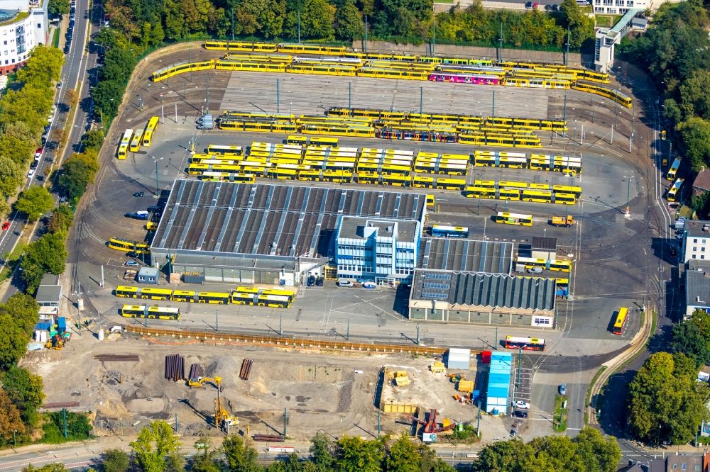 Essen from the bird's eye view: Tram depot of the Municipal Transport Company Ruhrbahn GmbH - Betriebshof Stadtmitte on Beuststrasse in the district Ostviertel in Essen in the state North Rhine-Westphalia, Germany