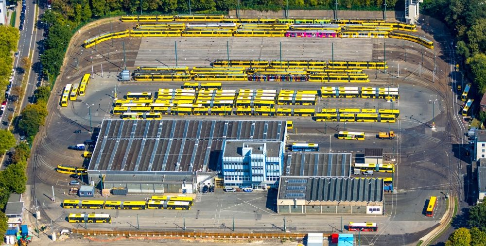 Aerial image Essen - Tram depot of the Municipal Transport Company Ruhrbahn GmbH - Betriebshof Stadtmitte on Beuststrasse in the district Ostviertel in Essen in the state North Rhine-Westphalia, Germany