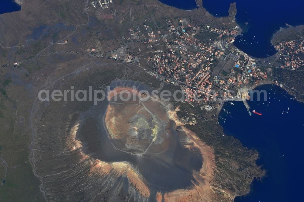 Aerial image VULCANO PORTO - Blick auf das Naturschutzgebiet / Reservat am Vulkan der Halbinsel Vulcanello in der Provinz Messina in Italien.