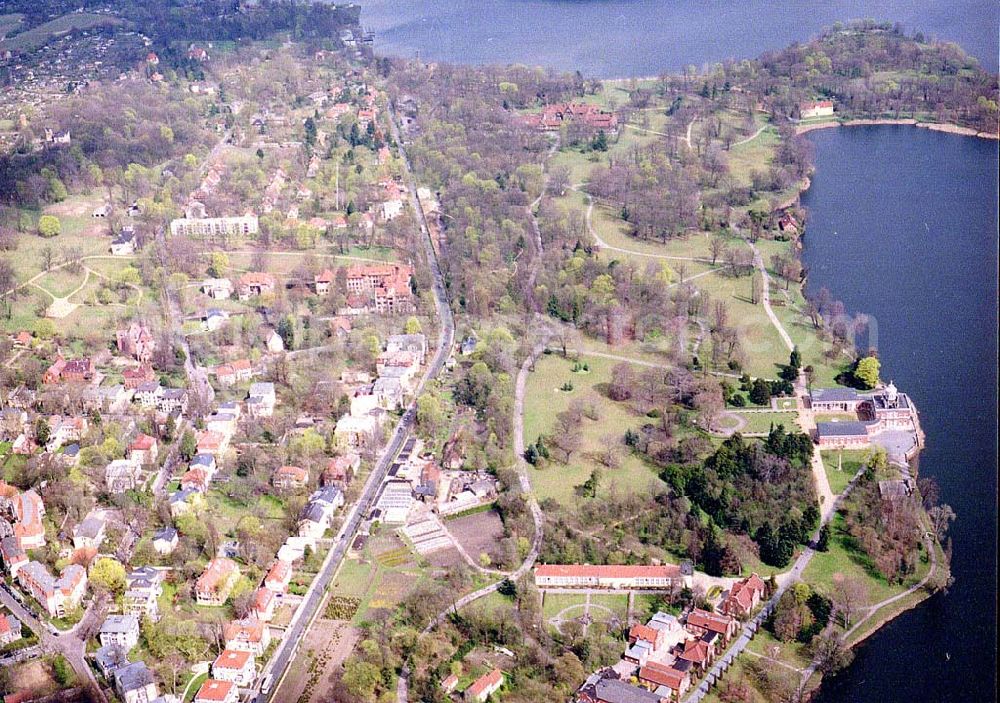 Aerial photograph Potsdam - Nauener Vorstadt mit dem Neuem Garten und der Orangerie in Potsdam / Brandenburg.