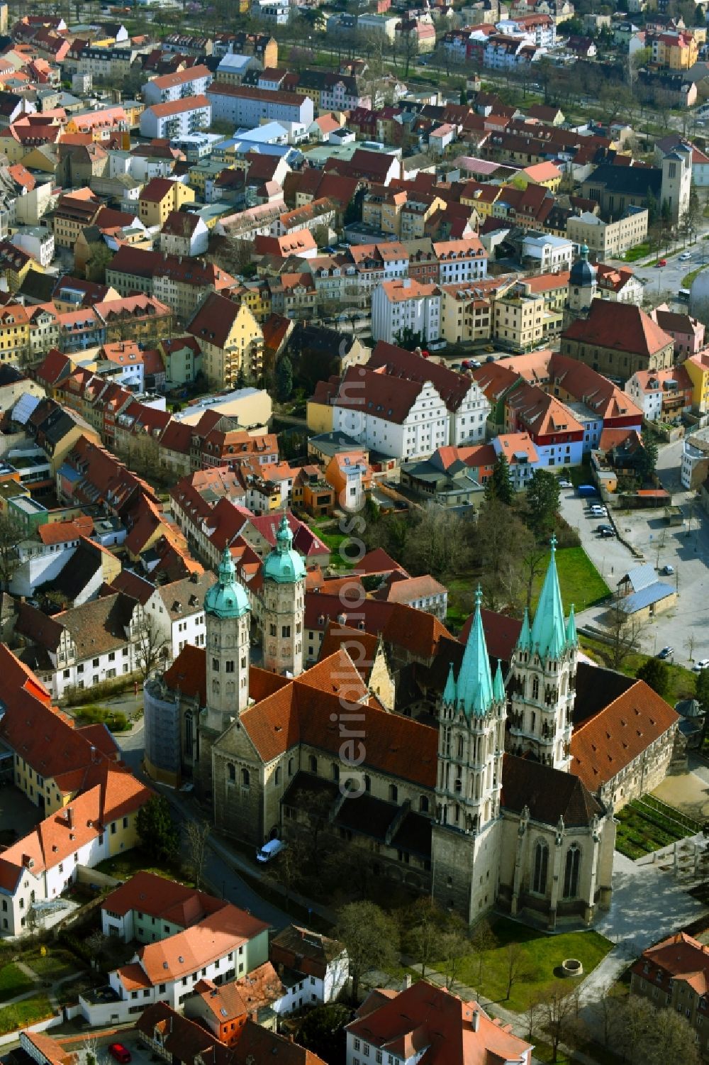 Aerial image Naumburg (Saale) - Four-tower church building of the UNESCO World Heritage Site Naumburg Cathedral of St. Peter and St. Paul on Domplatz in Naumburg - Saale - in the state Saxony-Anhalt, Germany