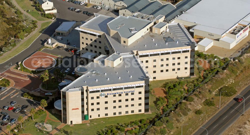 Kapstadt from above - Das Netcare Blaauwberg Hospital in Sunningdale, einem Vorort von Kapstadt. Das Krankenhaus verfügt 100 Betten. The Netcare Blaauwberg Hospital in Sunningdale, a suburb of Cape Town.