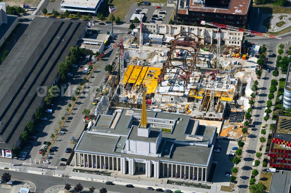 Leipzig from the bird's eye view: Construction site for the new construction of the function and archive building of the former exhibition hall for the city archive in the district Zentrum-Suedost in Leipzig in the state Saxony, Germany