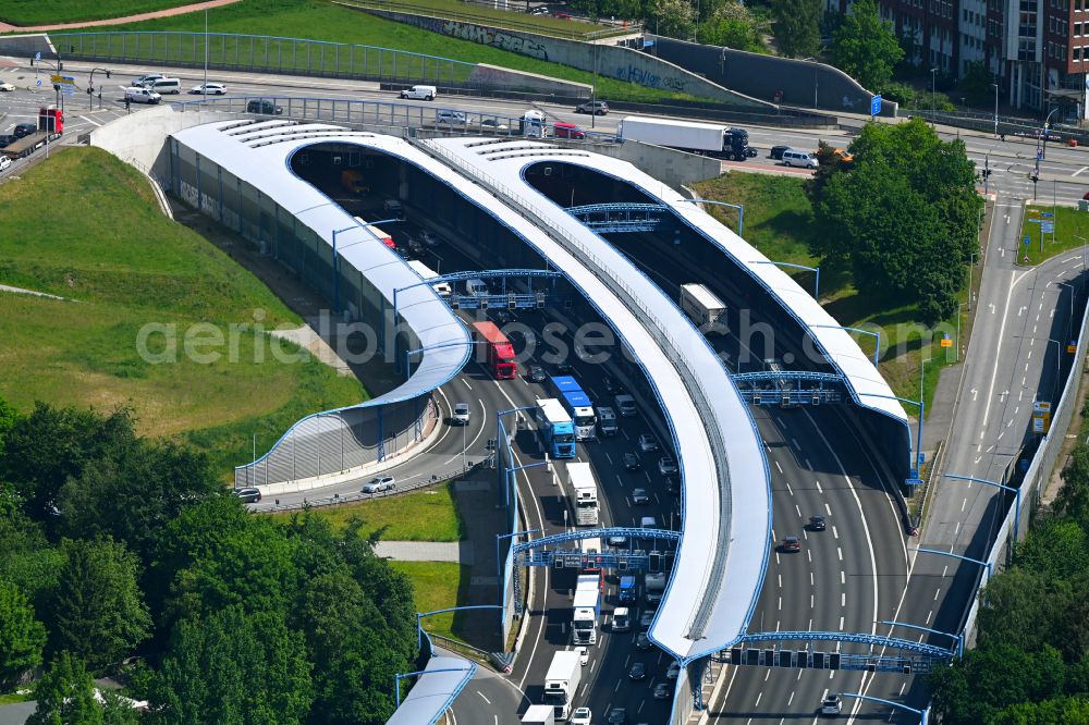 Aerial photograph Hamburg - Construction site for the new route in the course of the motorway tunnel construction of the BAB A7 Hamburger Deckel or here Bahrenfelder Deckel in the district of Bahrenfeld in Hamburg, Germany