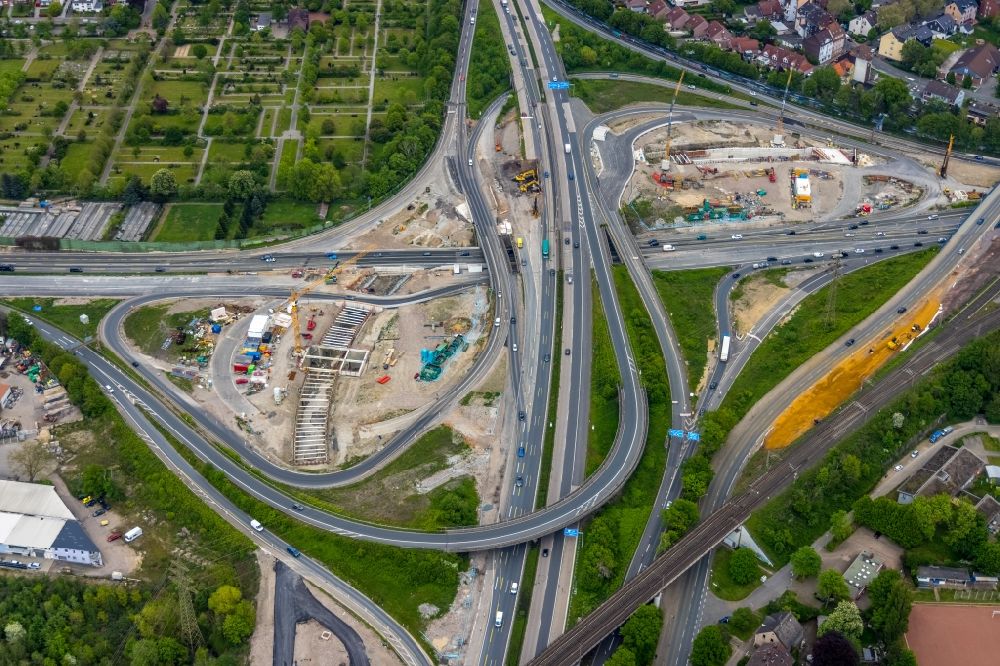 Herne from the bird's eye view: Motorway junction Herne with construction site for the new routing in the course of the motorway tunnel construction at the junction Herne of the BAB 42 - 43 Tunnel Baukau in Herne in the federal state North Rhine-Westphalia, Germany