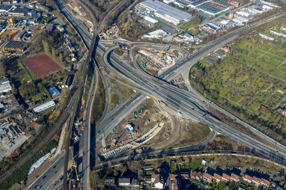 Herne from the bird's eye view: Construction site for the new construction of the route in the course of the motorway tunnel construction at the Herne motorway junction of the BAB 42 - 43 Tunnel Baukau in Herne in the state North Rhine-Westphalia, Germany