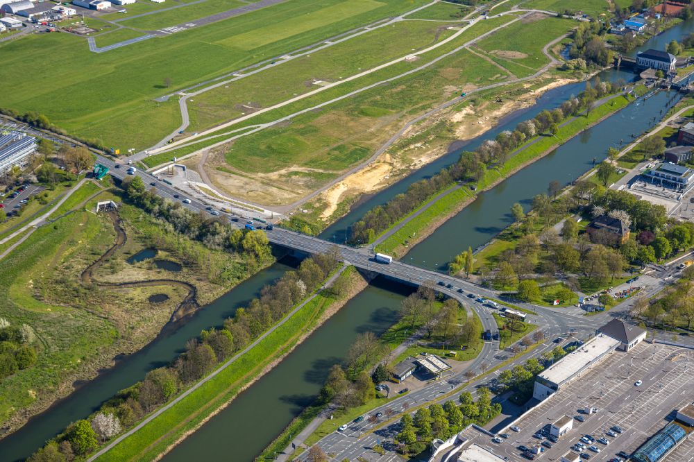 Aerial photograph Hamm - Construction site for the laying of a flood protection dam on the Lippe on Jupp-Eickhoff-Weg on street An der Schleuse in the district Heessen in Hamm in the Ruhr area in the state North Rhine-Westphalia, Germany