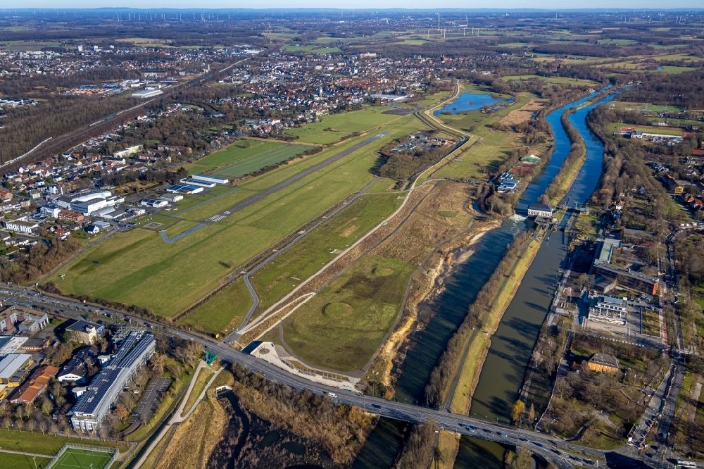 Aerial photograph Hamm - Construction site for the laying of a flood protection dam on the Lippe on Jupp-Eickhoff-Weg in the district Heessen in Hamm in the Ruhr area in the state North Rhine-Westphalia, Germany
