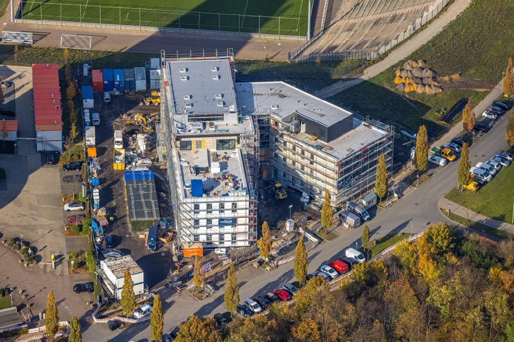 Aerial photograph Gelsenkirchen - New construction site for a rehabilitation center of the rehabilitation clinic of Medicos.AufSchalke a?? Haus 2 with the Hotel Courtyard on Parkallee in Gelsenkirchen in the state North Rhine-Westphalia, Germany