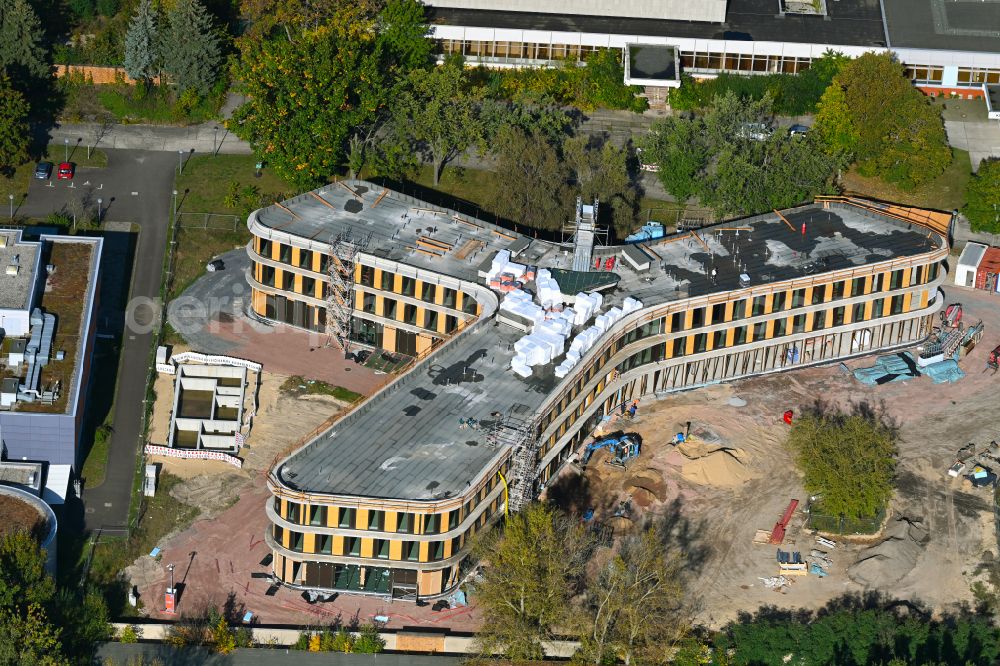 Berlin from the bird's eye view: New construction site of the administration building and situation center for the radiological emergency response of the state authority BfS Federal Office for Radiation Protection on the street Koepenicker Allee in the district Karlshorst in Berlin, Germany