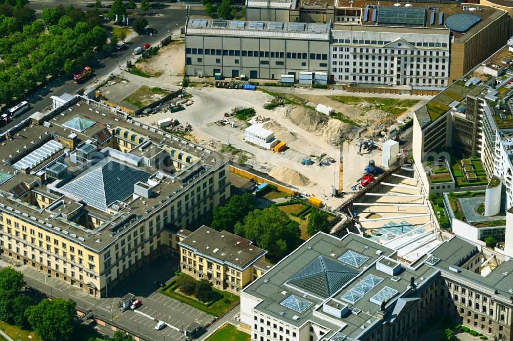 Berlin from above - New construction site Administrative buildings of the state authority Bundesministerium fuer Umwelt, Naturschutz and nukleare Sicherheit (BMU) on street Erna-Berger-Strasse in the district Mitte in Berlin, Germany