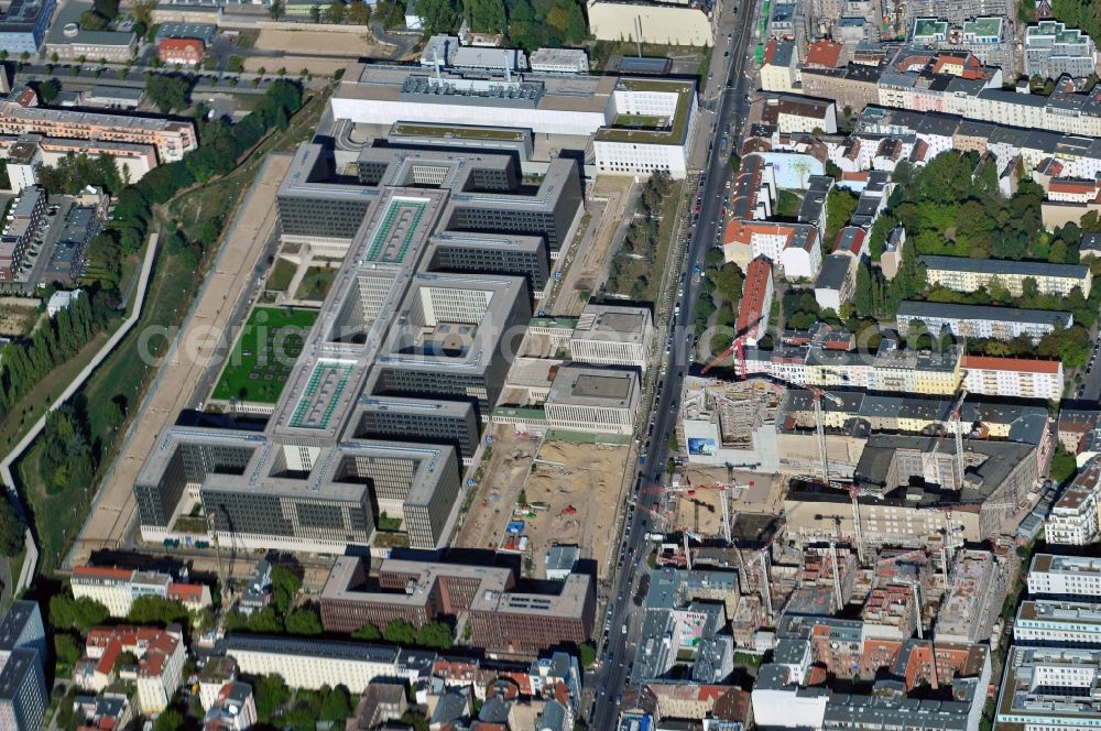 Berlin from the bird's eye view: View of the construction site to the new BND headquarters at Chausseestrass in the district Mitte. The Federal Intelligence Service (BND) builds on a 10 acre site for about 4,000 employees. It is built according to plans by the Berlin architects offices Kleihues Kleihues