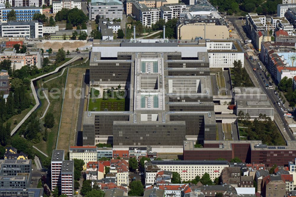Berlin from the bird's eye view: Construction of BND headquarters on Chausseestrasse in the Mitte district of the capital Berlin. The Federal Intelligence Service (BND) built according to plans by the Berlin architectural firm Kleihues offices in the capital its new headquarters