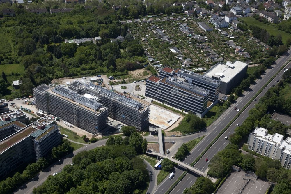 Wiesbaden from the bird's eye view: Construction site to build a new office and commercial building AXA Abraham Lincoln Park Wiesbaden on Abraham-Lincoln-Strasse in Wiesbaden in the state Hesse, Germany