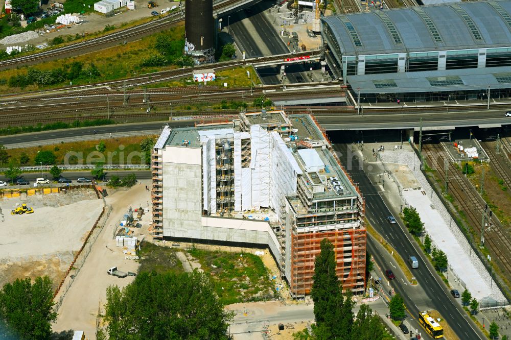 Aerial photograph Berlin - Construction site to build a new office and commercial building AXIS Offices on Strasse Kynaststrasse - Hauptstrasse in the district Rummelsburg in Berlin, Germany