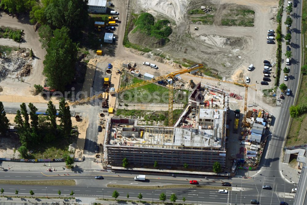 Aerial image Berlin - Construction site to build a new office and commercial building on Strasse Kynaststrasse / Hauptstrasse in the district Rummelsburg in Berlin, Germany