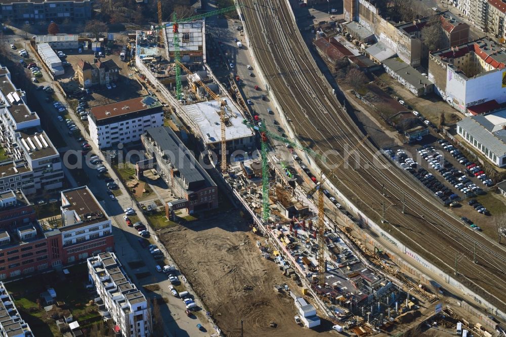 Aerial image Berlin - Construction site to build a new office and commercial building B:HUB on Kynaststrasse - Alt-Stralau in Berlin, Germany