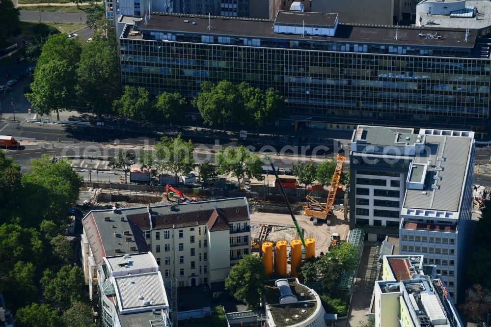 Berlin from the bird's eye view: Construction site to build a new office and commercial building of Federal Board of Trade Union Confederation DGB on Kleiststrasse corner Kleithstrasse in the district Schoeneberg in Berlin, Germany