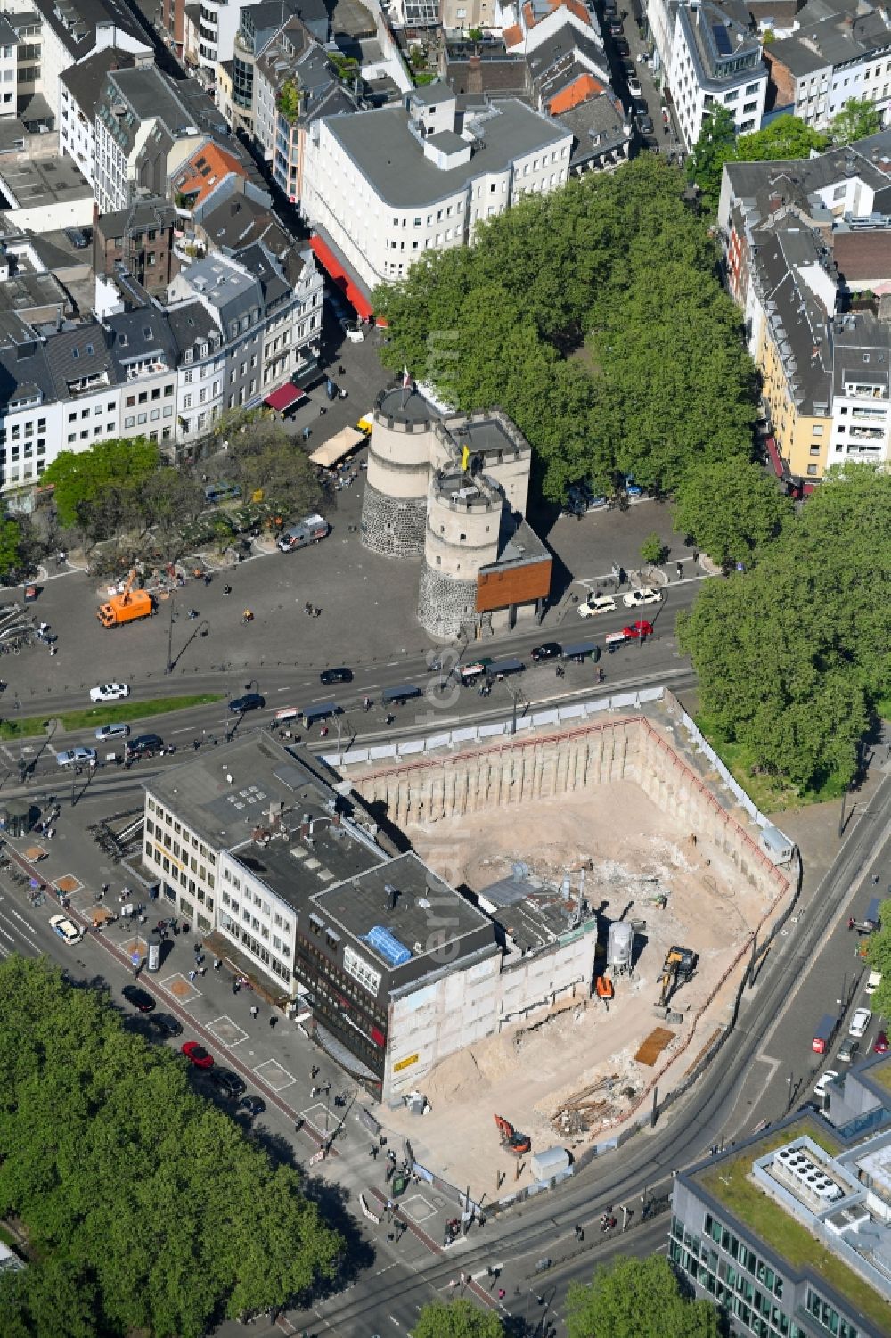 Aerial image Köln - Construction site to build a new office and commercial building on Rudolfplatz on Koelner Hahnepooz - Hahnentorburg in Cologne in the state North Rhine-Westphalia, Germany
