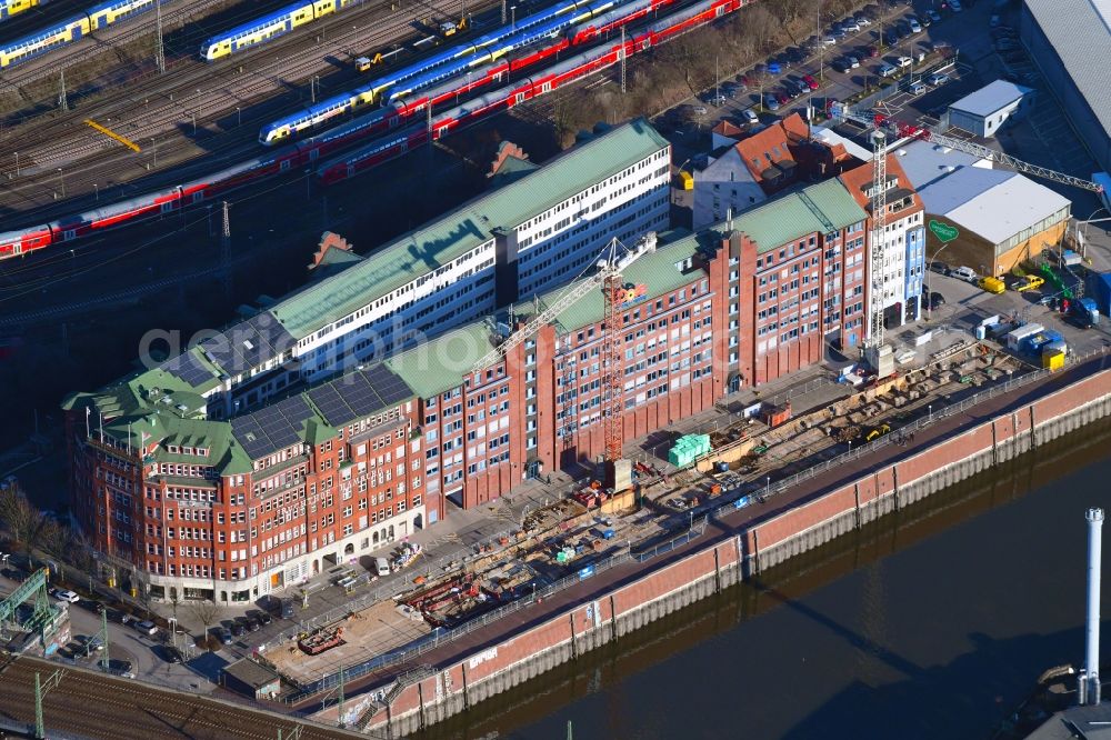 Aerial photograph Hamburg - Construction site to build a new office and commercial building Honmerbrooklyn.DigitalConpus of Art-Invest Real Estate Management GmbH & Co. KG on Stadtdeich in the district Hammerbrook in Hamburg, Germany