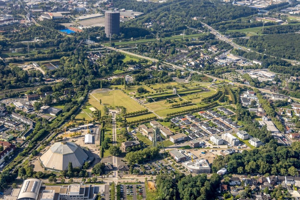 Aerial image Oberhausen - Construction site to build a new office and commercial building Haus of Gruenen Verbaende in Oberhausen at Ruhrgebiet in the state North Rhine-Westphalia, Germany