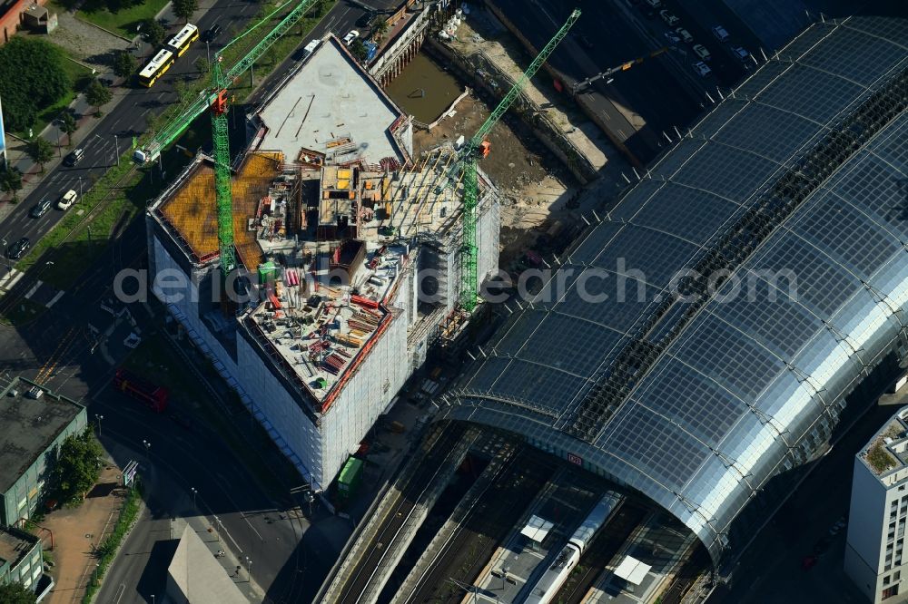 Berlin from the bird's eye view: Construction site to build a new office and commercial building and Hotel EDGE Grand Central Berlin on Clara-Jaschke-Strasse corner Invalidenstrasse in the district Moabit in Berlin, Germany