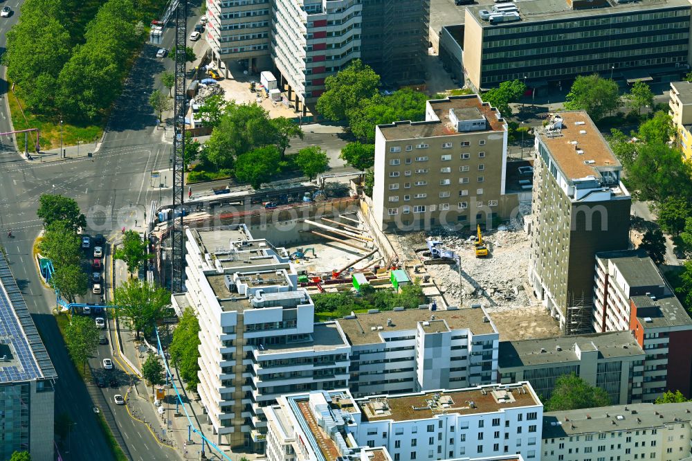 Berlin from the bird's eye view: Construction site to build a new office and commercial building on Kurfuerstenstrasse in the district Tiergarten in Berlin, Germany