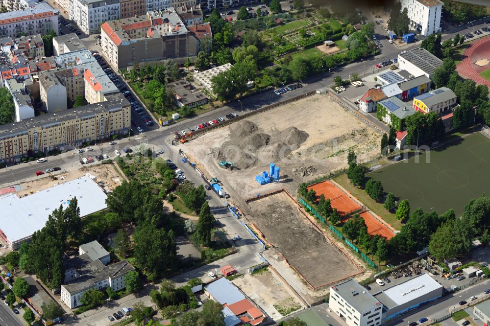 Berlin from the bird's eye view: Construction site to build a new office and commercial building PANDION OFFICEHOME Ostkreuz Campus A in Berlin, Germany