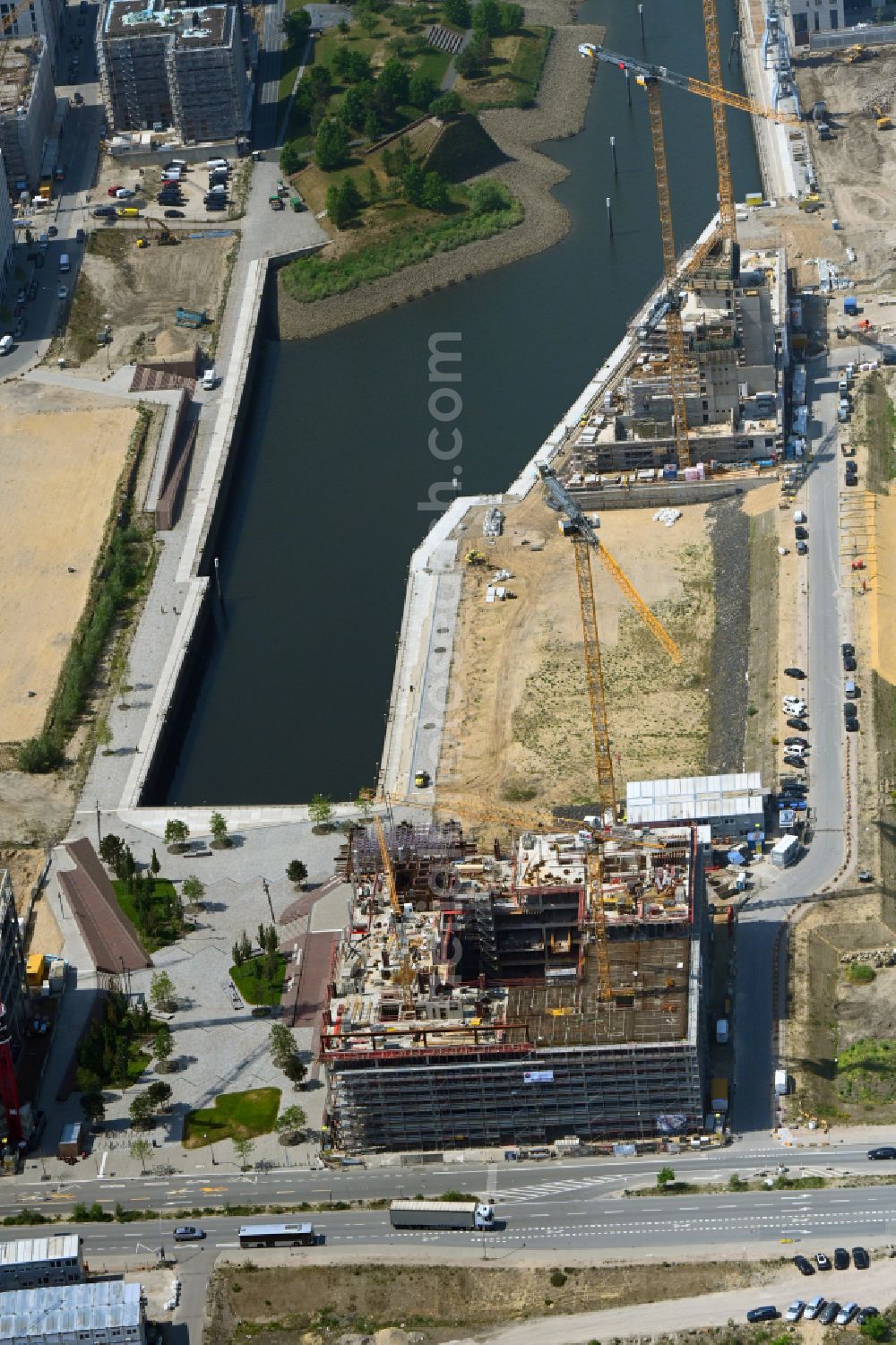 Aerial image Hamburg - Construction site to build a new office and commercial building of the EDGE HafenCity project on Amerigo-Vespucci-Platz in the district HafenCity in Hamburg, Germany