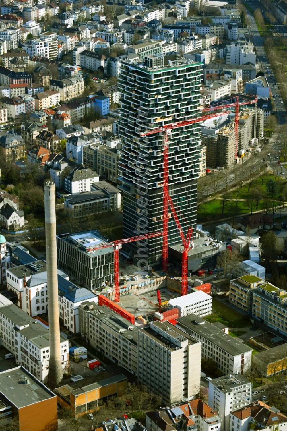 Aerial image Frankfurt am Main - Construction site to build a new office and commercial building SENCKENBERG-QUARTIER on Robert-Mayer-Strasse - Senckenberganlage in the district Westend in Frankfurt in the state Hesse, Germany