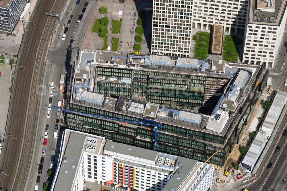 Aerial photograph Berlin - Construction site to build a new office and commercial building VoltAir on Voltairestrasse - Dircksenstrasse - Alexanderstrasse overlooking the Grandaire in the district Mitte in Berlin, Germany
