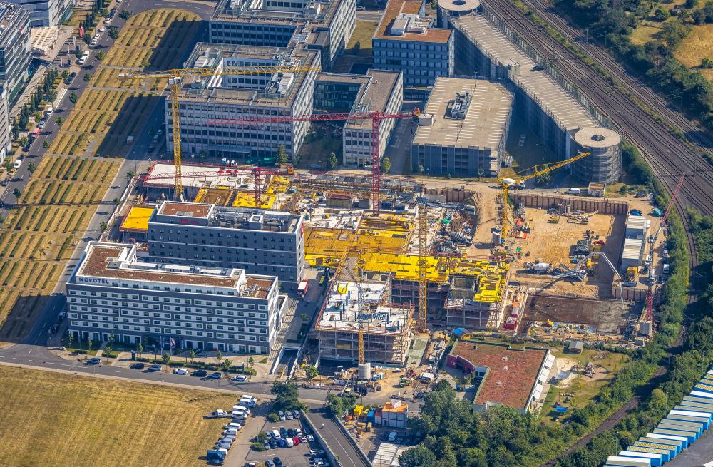 Düsseldorf from above - Construction site to build a new office and commercial building of TONIQ II in Duesseldorf at Ruhrgebiet in the state North Rhine-Westphalia, Germany