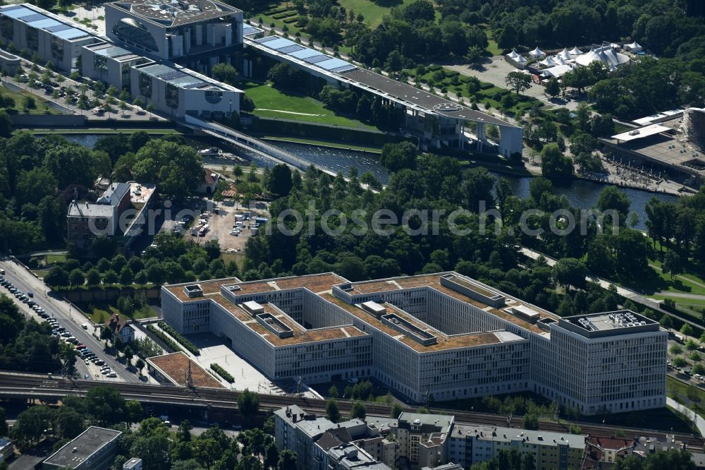 Aerial photograph Berlin - New construction of the Federal Ministry of the Interior / Home Office in Berlin Moabit