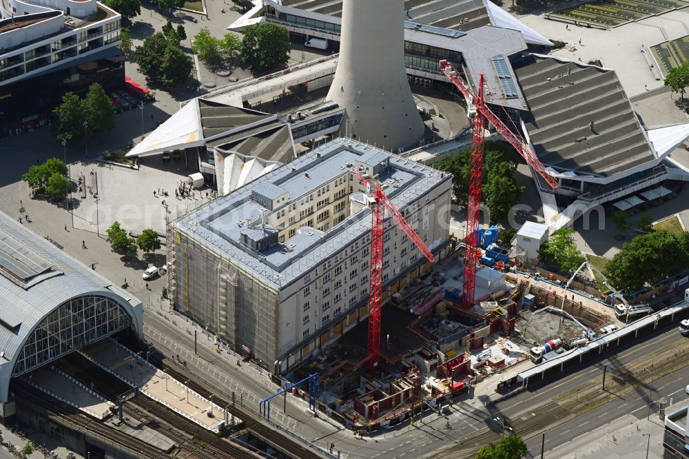 Berlin from the bird's eye view: Construction site C1 a?? Central One Midtown Offices to build a new office and commercial building Karl-Liebknecht-Strasse - Panoramastrasse - Gontard-Strasse in the district Mitte in Berlin, Germany