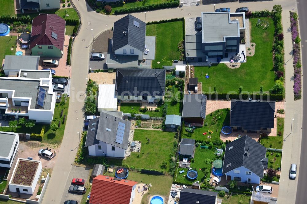 Magdeburg from the bird's eye view: View at the new built single family house settlement Am Birnengarten in the district Ottersleben in Magdeburg in the federal state Saxony-Anhalt. Responsible for the developement is the MAWOG Grundstuecks GmbH