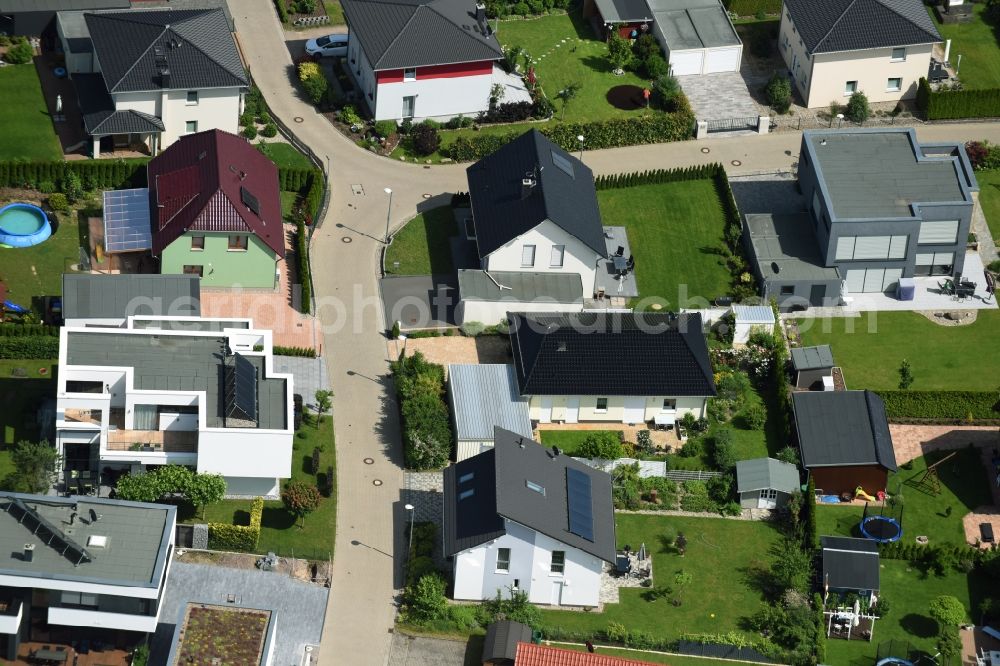 Aerial image Magdeburg - New built single family house settlement Am Birnengarten in the district Ottersleben in Magdeburg in the federal state Saxony-Anhalt. Responsible for the developement is the MAWOG Grundstuecks GmbH
