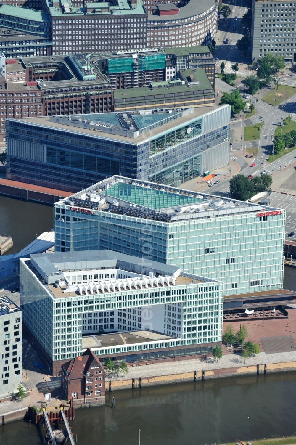 Hamburg from above - View of the construction site of the Ericus-Contor (front) and the new headquarters of the Spiegel Group in HafenCity
