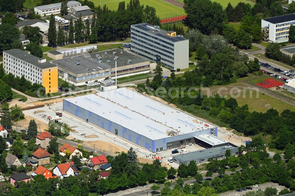 Aerial photograph Berlin - Construction site for the new police building complex Raumschiessanlage between Cecilienstrasse, Blumberger Damm and Kornmandelweg in the district Biesdorf in Berlin, Germany