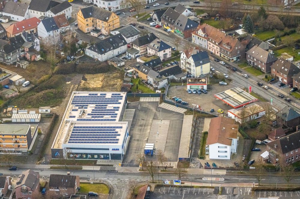 Aerial image Hamm - Building complex of the shopping center ALDI - Filiale on Kleine Amtsstrasse in the district Heessen in Hamm at Ruhrgebiet in the state North Rhine-Westphalia, Germany