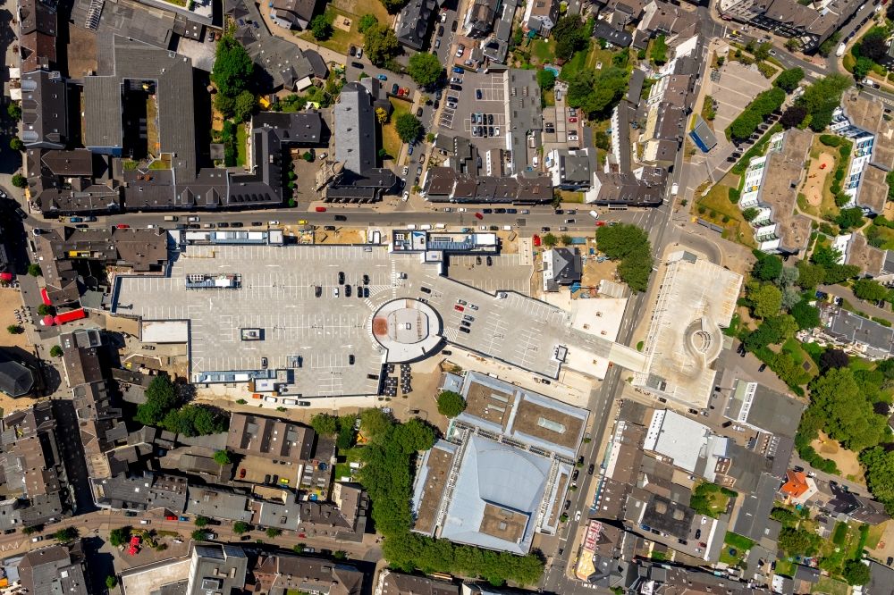 Aerial photograph Velbert - Building complex of the StadtGalerie shopping center in Velbert in the state of North Rhine-Westphalia, Germany