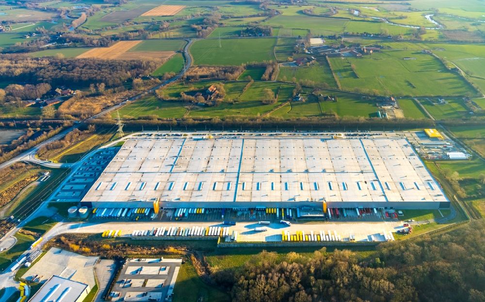 Werne from above - Complex on the site of the logistics center Amazon Logistik in Werne in the state North Rhine-Westphalia