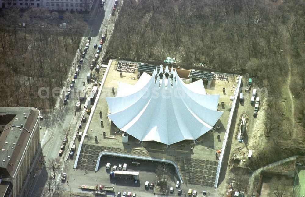 Berlin from above - Construction site of Event and music-concert grounds of the Arena Tempodrom on Moeckernstrasse in the district Kreuzberg in Berlin, Germany