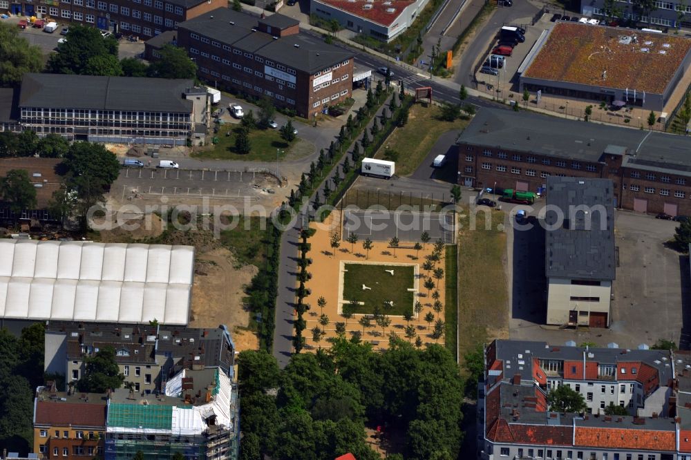 Berlin OT Schöneberg from the bird's eye view: View of the new construction of a green area in Berlin - Schoeneberg