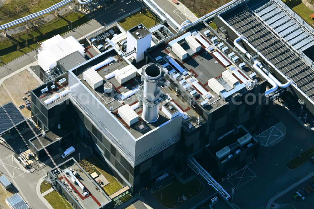 Berlin from the bird's eye view: Power plants and exhaust towers of thermal power station - Kraft-Waerme-Kopplungsanlage on Rhinstrasse in the district Marzahn in Berlin, Germany