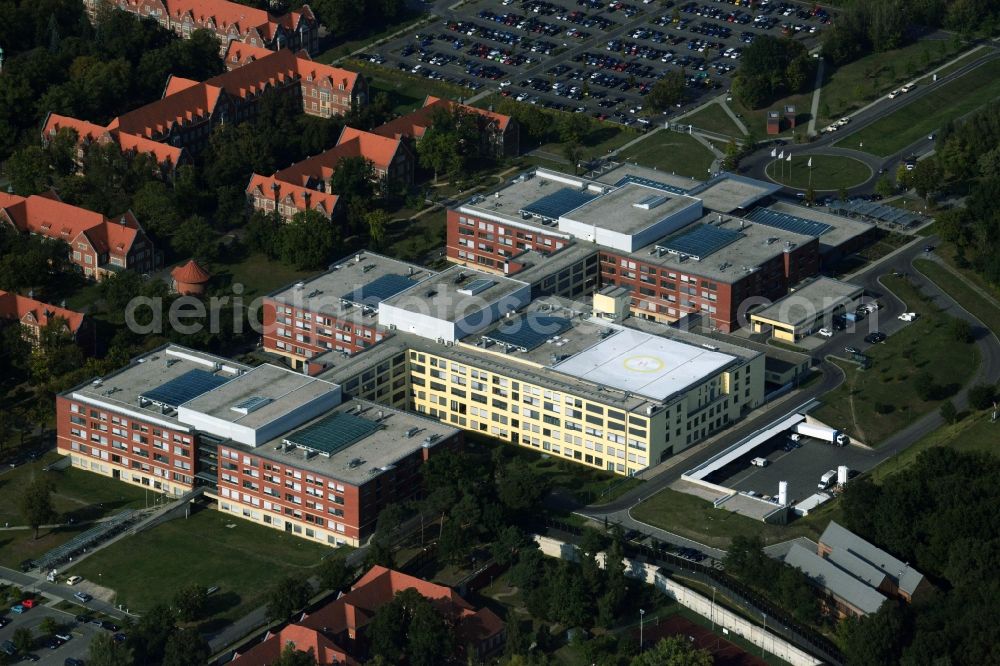 Berlin from above - The new building of Helios clinic / hospital accomodates different medical departments like cardology, neprohology, pediatric surgery, neurosurgery, accident surgery, orthopedics and many more