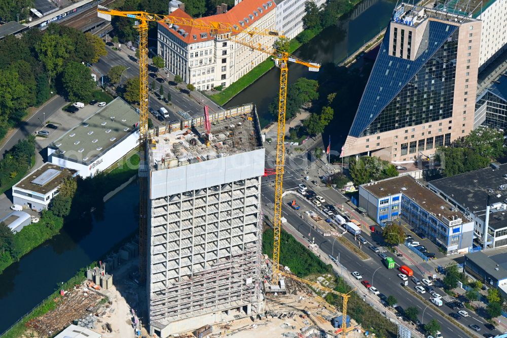 Berlin from the bird's eye view: New construction high-rise construction site the hotel complex Estrel Tower on street Sonnenallee in the district Neukoelln in Berlin, Germany